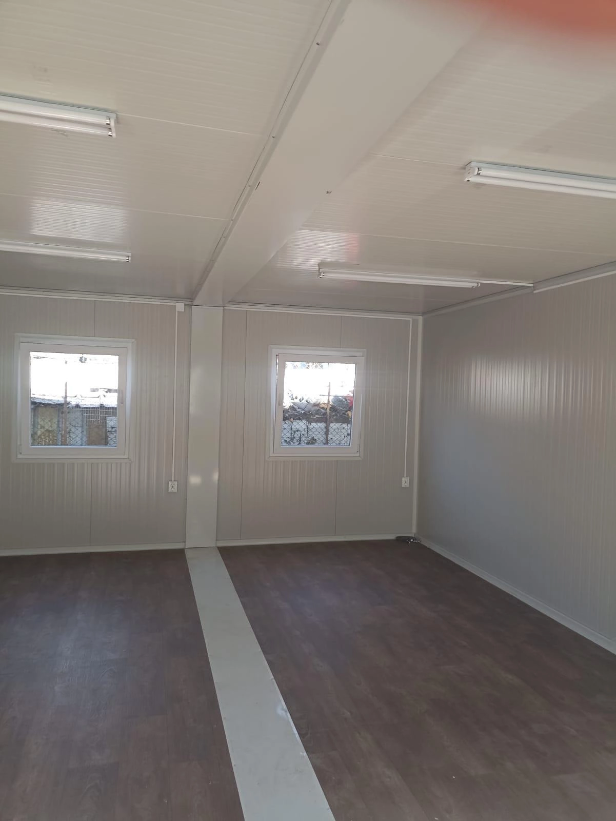 Containere sinistrați