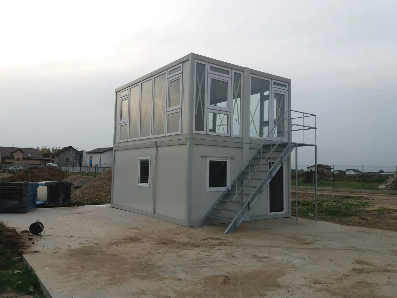 Containere supraetajate